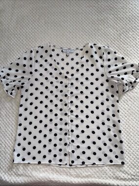 👚 EUC CHAUS New York Polka Dot Button Front Blouse – Women’s Small
